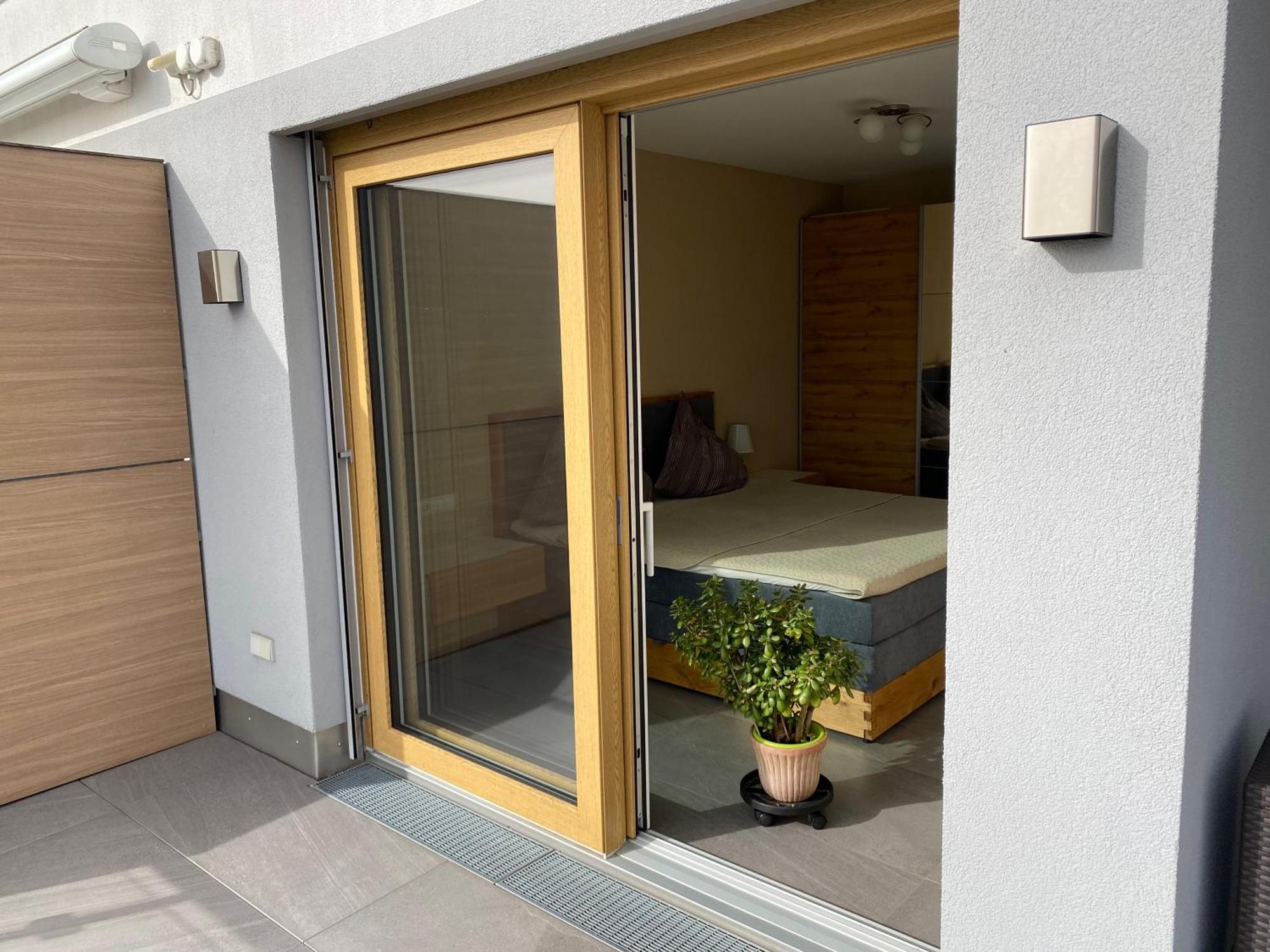 Penthouse Apartment Mit Alpenblick Friedrichshafen Exterior photo
