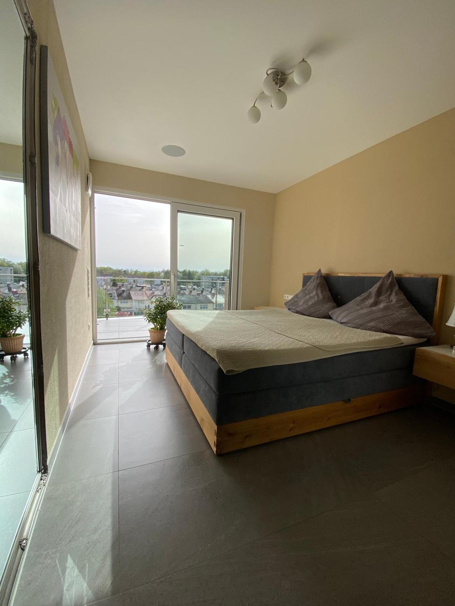 Penthouse Apartment Mit Alpenblick Friedrichshafen Exterior photo