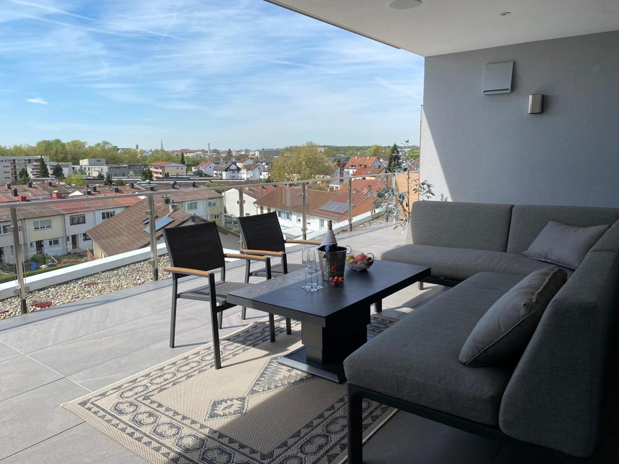 Penthouse Apartment Mit Alpenblick Friedrichshafen Exterior photo