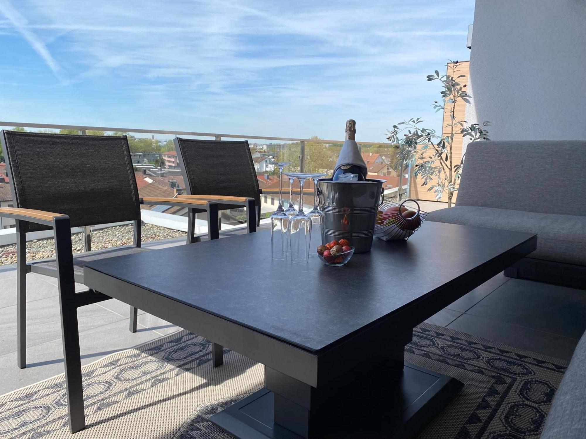 Penthouse Apartment Mit Alpenblick Friedrichshafen Exterior photo